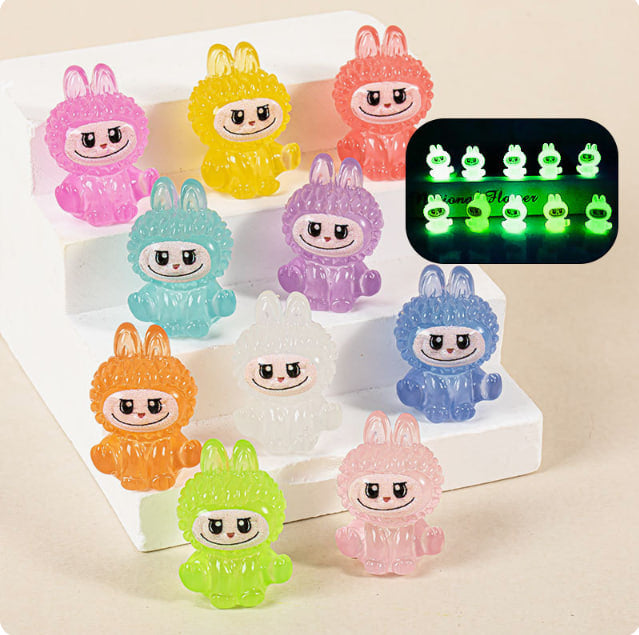 1.1 【 Vivi 】 【 +1 bag 】 Luminous Gymnastics Labubu small one carving Lucky bags (arrive about 7-12 days)